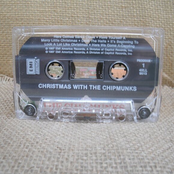 Christmas With the Chipmunks Cassette Tape - Picture 7 of 12